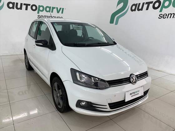 VOLKSWAGEN FOX 1.6 MSI TOTAL FLEX CONNECT 4P MANUAL VOLKSWAGEN FOX 1.6 MSI TOTAL FLEX CONNECT 4P MANUAL